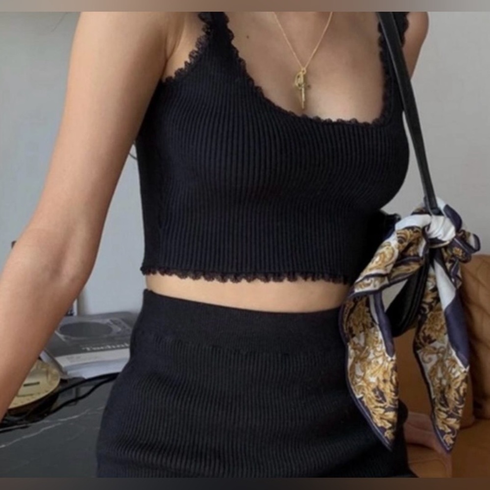 SHEKOU Black Sweater Knit Crop Tank Top with Lace Trim Size S​